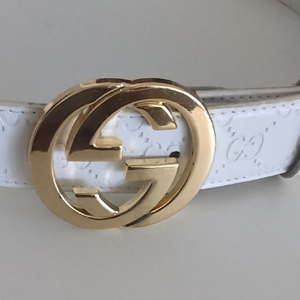 Gucci Gold Buckle White Belt 36 Inch